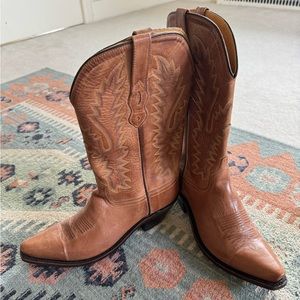 Old West brown cowboy boots